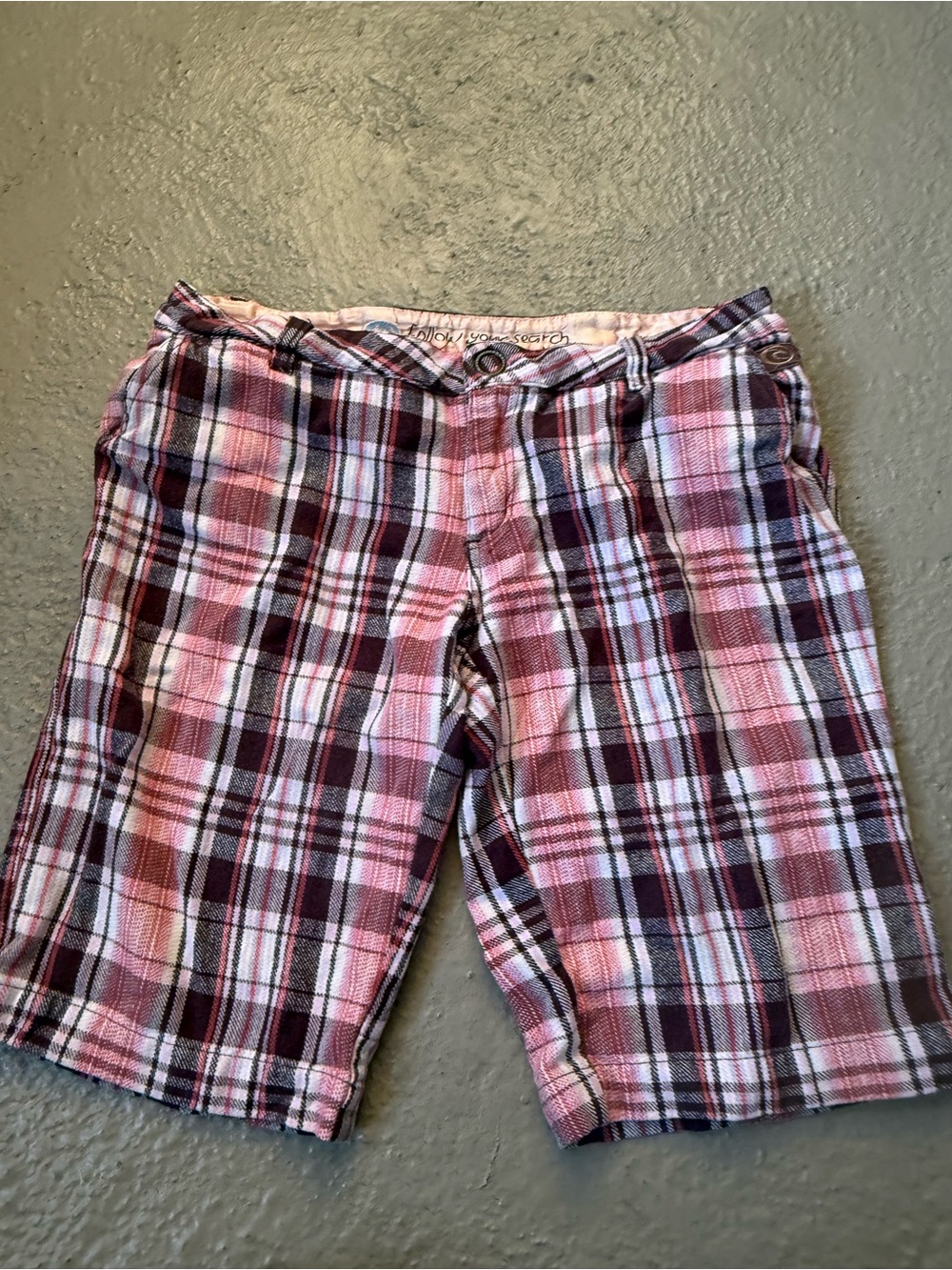 Rip Curl Pink Plaid Cargo Shorts with Black and Brown Accents size 7